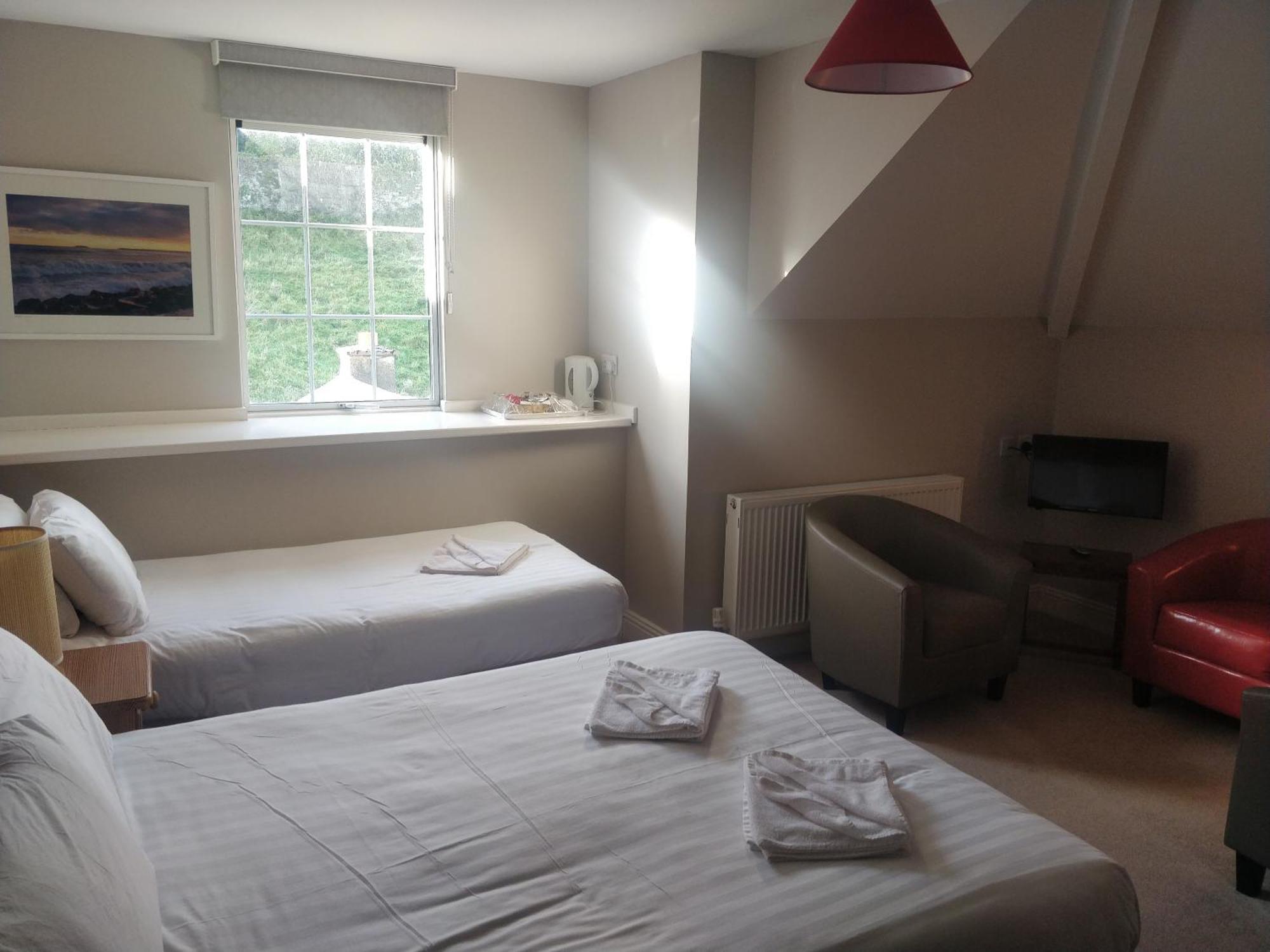 Avonmore House Guest Accommodation Youghal Exteriör bild